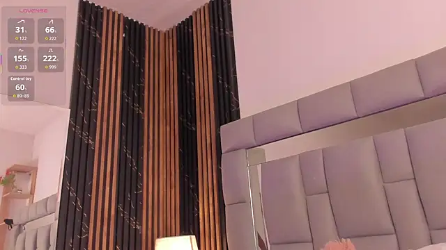 Snapshot of vivianne_scott chatting on May 25, 2026, 12:22 pm vivianne scott online show from May 25, 2026, 12:22 pm