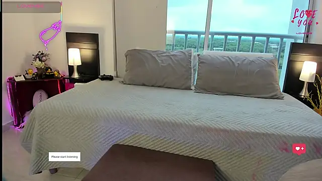 AndreaVelasco online show from April 24, 2026, 4:09 pm