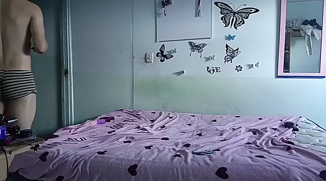 luxandracon23 online show from February 23, 2025, 9:26 pm