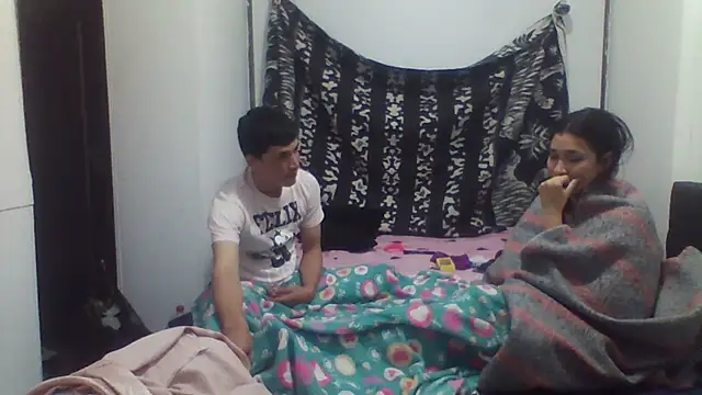 luxandracon23 online show from November 1, 2025, 7:10 am