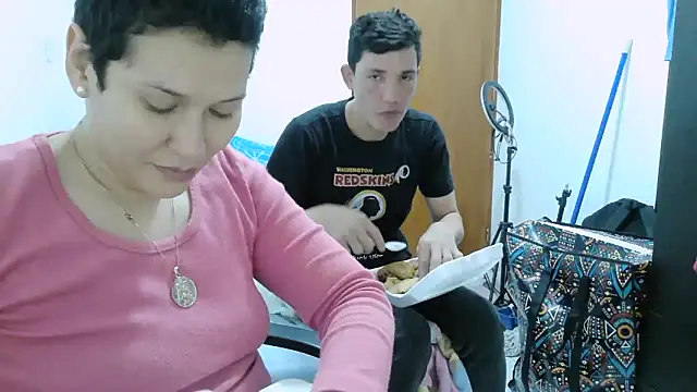 luxandracon23 online show from January 31, 2026, 7:11 pm