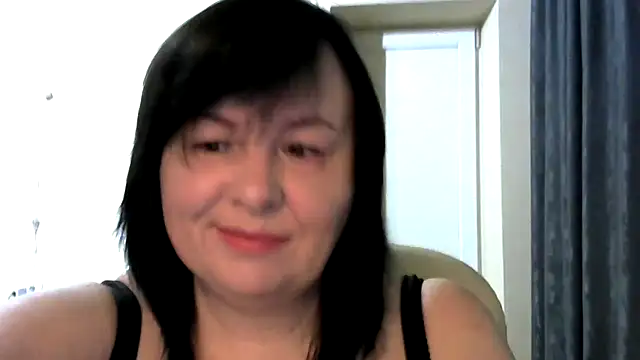 EmiliaLooo online show from October 27, 2025, 4:05 am