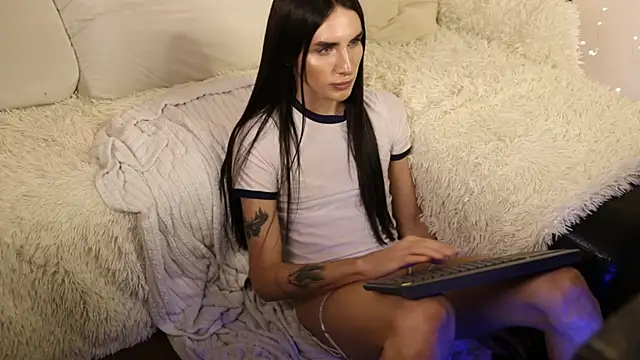 Kim Oberlin  online show from January 8, 2025, 5:48 pm