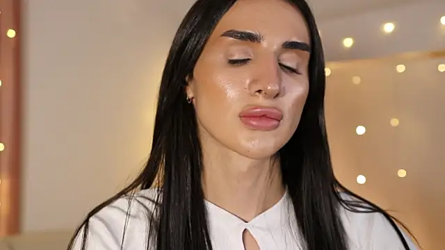 Kim Oberlin  online show from February 7, 2025, 5:18 pm