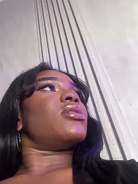 Snapshot of SophiaSmiiths_ chatting on February 15, 2025, 6:02 am SophiaSmiiths online show from February 15, 2025, 6:02 am