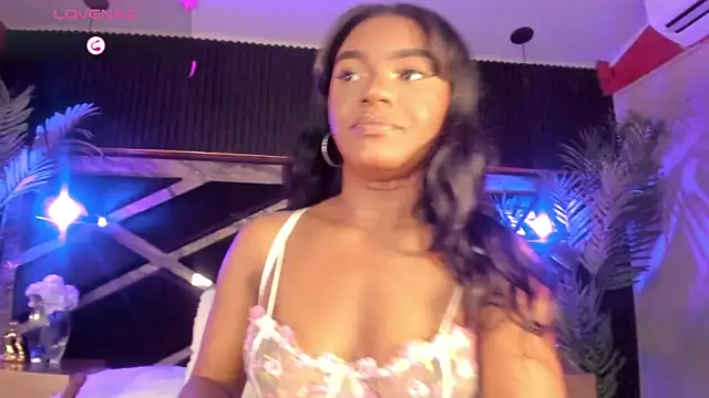 Snapshot of SophiaSmiiths_ chatting on February 28, 2025, 2:09 am SophiaSmiiths online show from February 28, 2025, 2:09 am