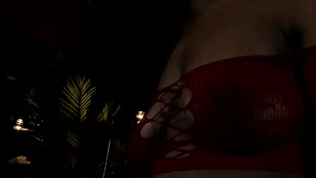 Snapshot of SophiaSmiiths_ chatting on February 28, 2025, 8:28 pm SophiaSmiiths online show from February 28, 2025, 8:28 pm