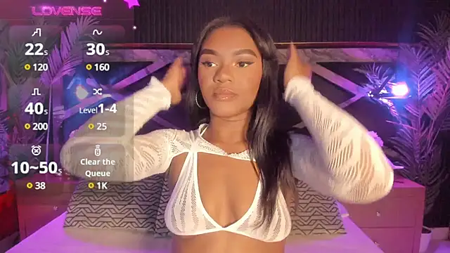 Snapshot of SophiaSmiiths_ chatting on March 2, 2025, 8:18 pm SophiaSmiiths online show from March 2, 2025, 8:18 pm