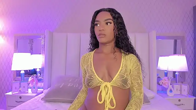 SophiaSmiiths  online show from July 15, 2026, 11:32 pm