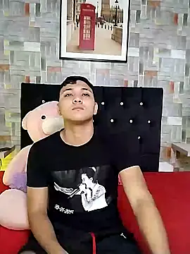 couple lovelyds online show from January 31, 2025, 12:51 pm