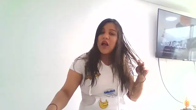 stephanieross202cl online show from March 9, 2026, 7:51 pm