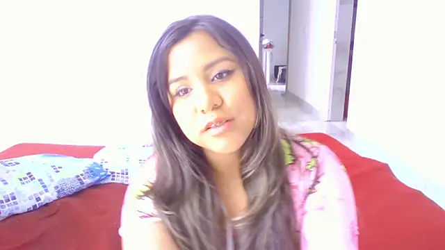 stephanieross202cl online show from March 18, 2026, 6:44 pm