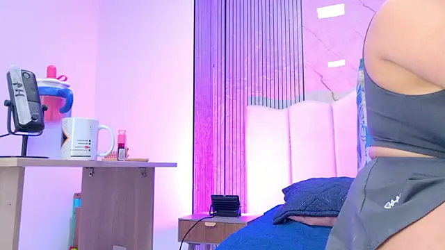 Sofia martiin online show from February 23, 2026, 3:04 am