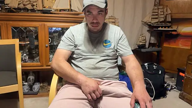 Snapshot of ScubaStevex chatting on May 15, 2026, 5:36 am ScubaStevex online show from May 15, 2026, 5:36 am
