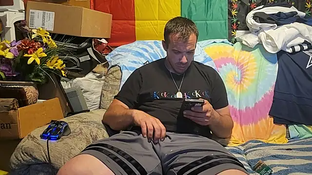 Snapshot of ScubaStevex chatting on June 4, 2026, 11:05 am ScubaStevex online show from June 4, 2026, 11:05 am
