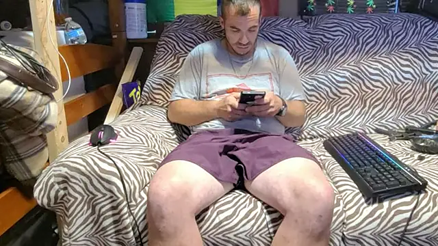 Snapshot of ScubaStevex chatting on July 24, 2026, 10:46 am ScubaStevex online show from July 24, 2026, 10:46 am