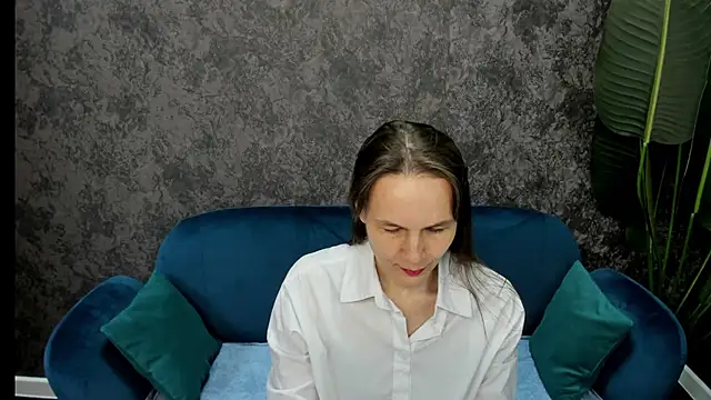 Lillian White online show from March 6, 2025, 7:57 am