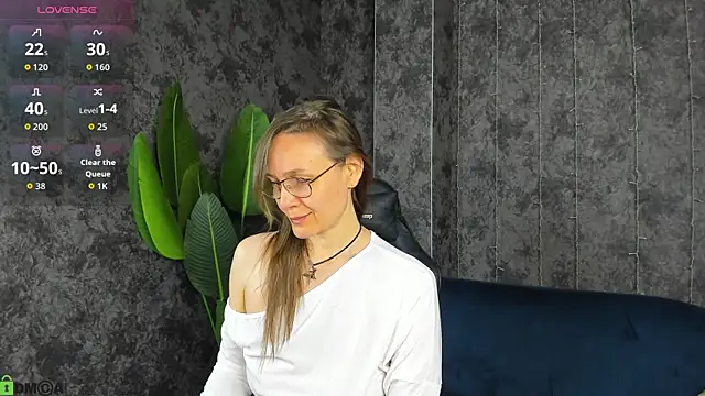 Lillian White online show from May 24, 2026, 12:59 am