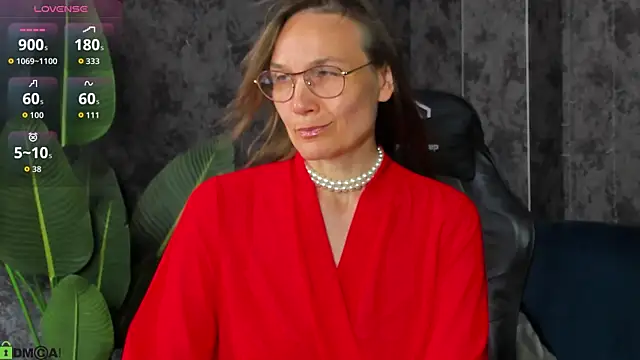 Snapshot of Lillian_White chatting on June 22, 2026, 12:45 am Lillian White online show from June 22, 2026, 12:45 am