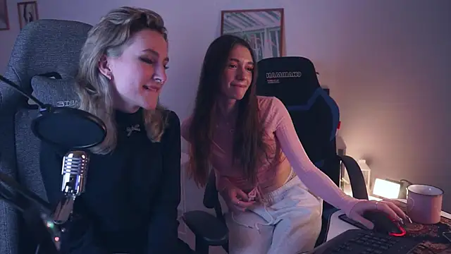 Snapshot of AveAngela chatting on December 10, 2024, 12:17 am AveAngela online show from December 10, 2024, 12:17 am