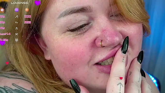 Snapshot of ZaraReignn chatting on February 6, 2025, 12:22 am ZaraReignn online show from February 6, 2025, 12:22 am