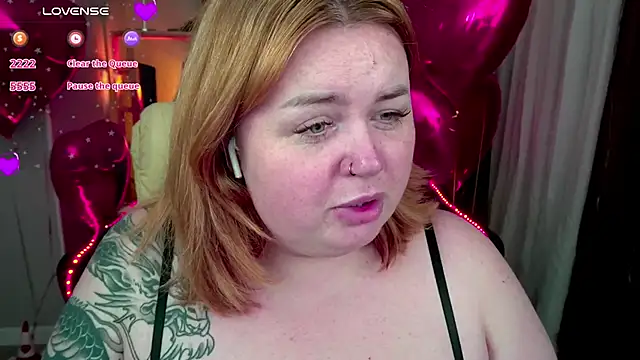 Snapshot of ZaraReignn chatting on February 15, 2025, 3:31 am ZaraReignn online show from February 15, 2025, 3:31 am