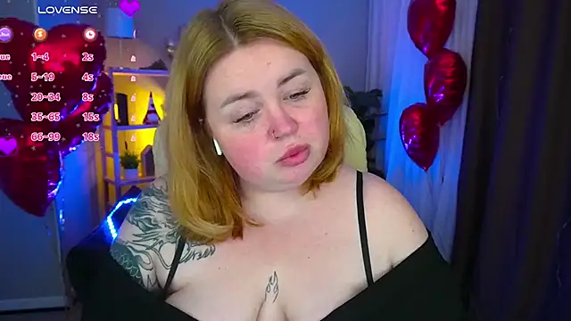 Snapshot of ZaraReignn chatting on February 17, 2025, 9:08 pm ZaraReignn online show from February 17, 2025, 9:08 pm