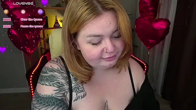 Snapshot of ZaraReignn chatting on February 22, 2025, 12:16 am ZaraReignn online show from February 22, 2025, 12:16 am