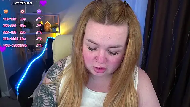 Snapshot of ZaraReignn chatting on March 9, 2025, 9:03 pm ZaraReignn online show from March 9, 2025, 9:03 pm