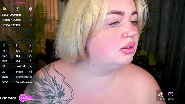 Snapshot of ZaraReignn chatting on October 5, 2025, 7:23 pm ZaraReignn online show from October 5, 2025, 7:23 pm