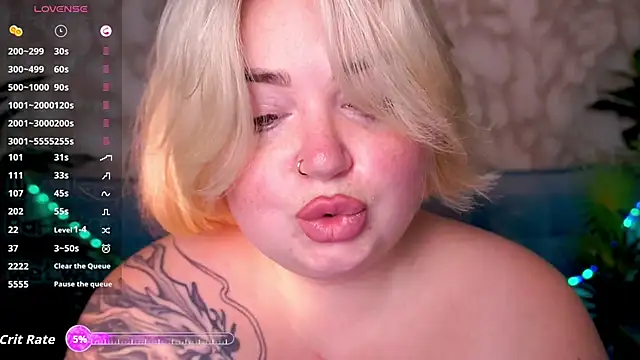 Snapshot of ZaraReignn chatting on October 9, 2025, 8:07 pm ZaraReignn online show from October 9, 2025, 8:07 pm