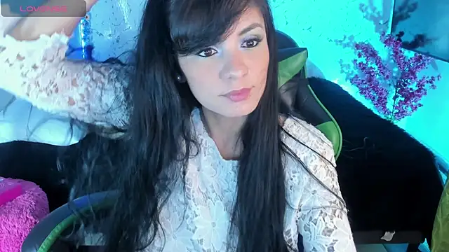 Snapshot of elissa_iris chatting on June 4, 2026, 2:17 am elissa iris online show from June 4, 2026, 2:17 am