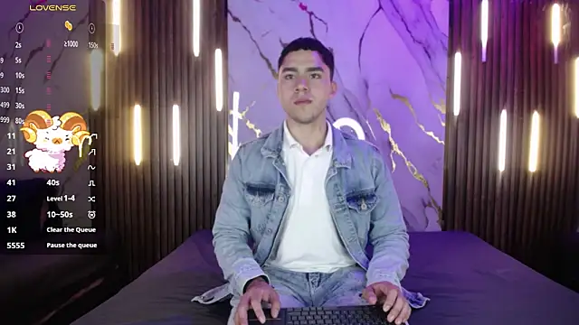 Snapshot of LiamNovak chatting on November 22, 2025, 12:15 pm LiamNovak online show from November 22, 2025, 12:15 pm