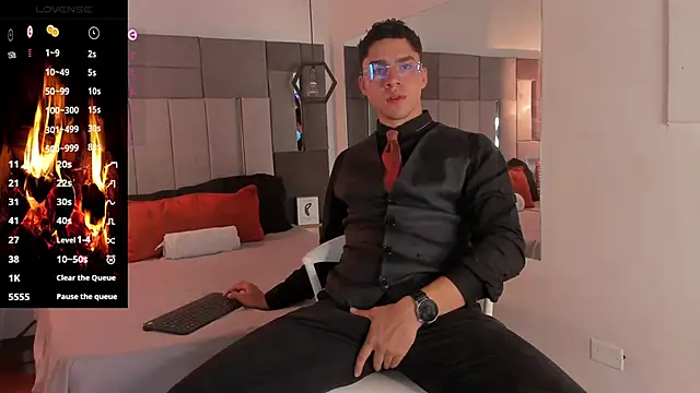 Snapshot of LiamNovak chatting on November 27, 2025, 12:51 pm LiamNovak online show from November 27, 2025, 12:51 pm