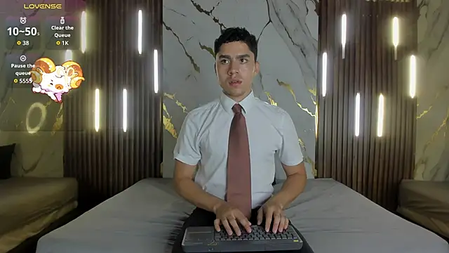 Snapshot of LiamNovak chatting on November 29, 2025, 11:02 am LiamNovak online show from November 29, 2025, 11:02 am