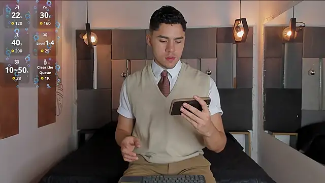 LiamNovak online show from December 22, 2025, 11:18 am