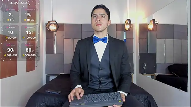 LiamNovak online show from January 19, 2026, 12:53 pm