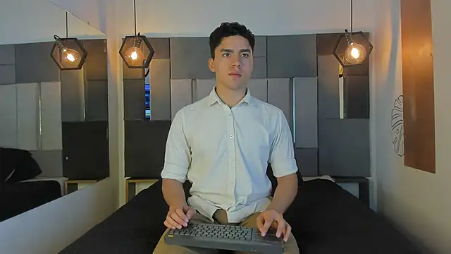 LiamNovak online show from March 9, 2026, 1:04 pm