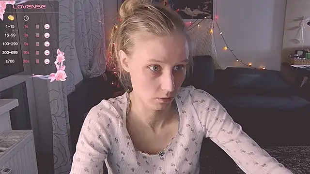 KatiKate online show from February 15, 2025, 8:33 pm