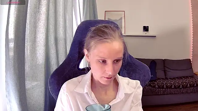 KatiKate online show from August 5, 2026, 2:53 pm