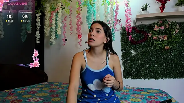 Snapshot of kattyandtom2 chatting on March 23, 2025, 3:32 am kattyandtom2 online show from March 23, 2025, 3:32 am