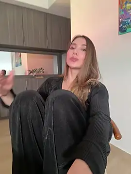 SophieRaily  online show from February 4, 2025, 11:49 pm