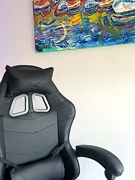 SophieRaily  online show from September 25, 2025, 8:12 pm