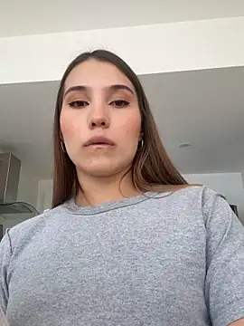 SophieRaily  online show from October 2, 2025, 6:59 pm