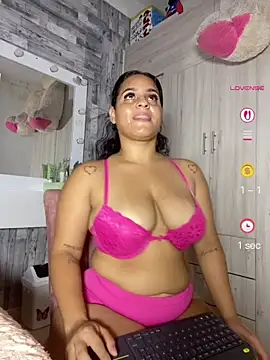 Snapshot of Violetrousse chatting on June 12, 2026, 8:08 pm Violetrousse online show from June 12, 2026, 8:08 pm