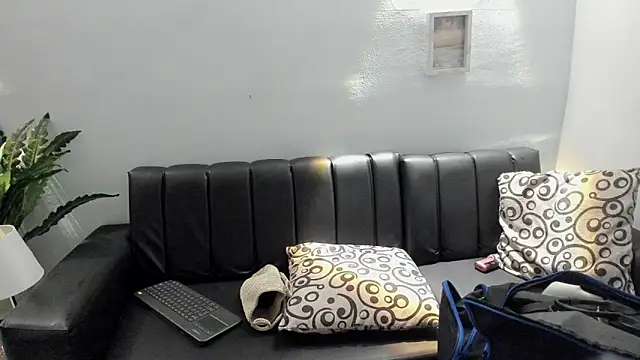 Snapshot of Mia_petite01 chatting on November 15, 2025, 10:48 pm Mia petite01 online show from November 15, 2025, 10:48 pm