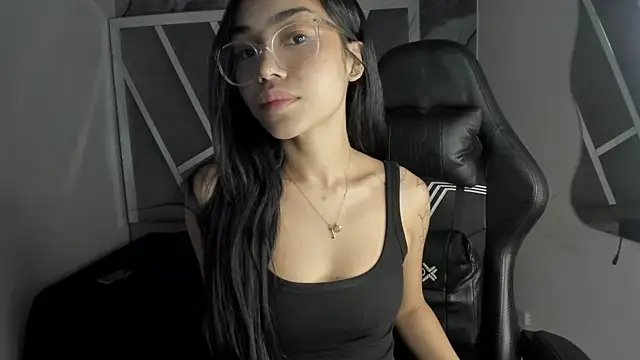 Mia petite01 online show from July 23, 2026, 9:02 pm
