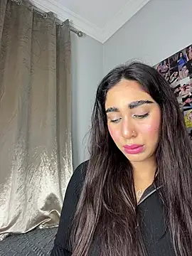 Snapshot of Meryem_Queen chatting on March 26, 2026, 3:12 am Meryem Queen online show from March 26, 2026, 3:12 am