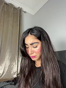 Snapshot of Meryem_Queen chatting on March 29, 2026, 1:16 am Meryem Queen online show from March 29, 2026, 1:16 am