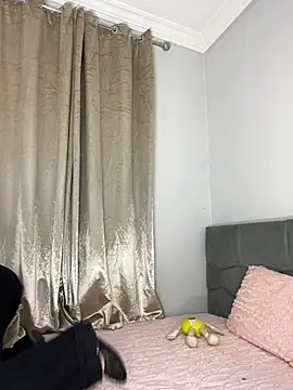 Snapshot of Meryem_Queen chatting on May 13, 2026, 1:58 am Meryem Queen online show from May 13, 2026, 1:58 am